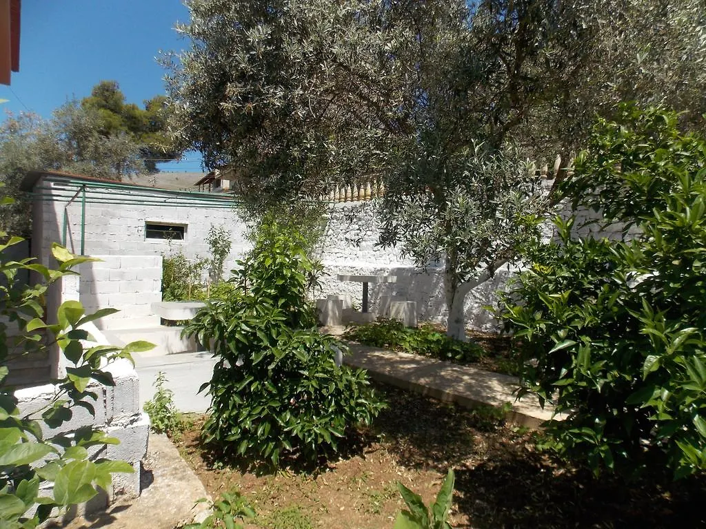 Guest House Vila Bega Sarandë
